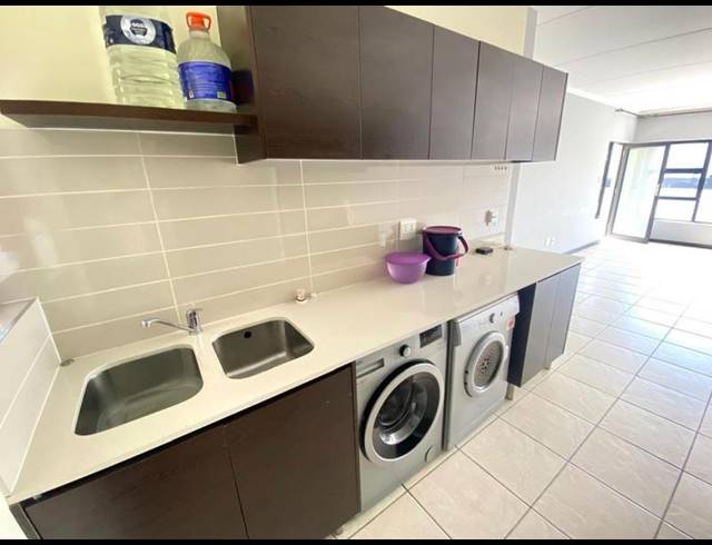 2 BEDROOM APARTMENT FOR SALE IN OAKDENE